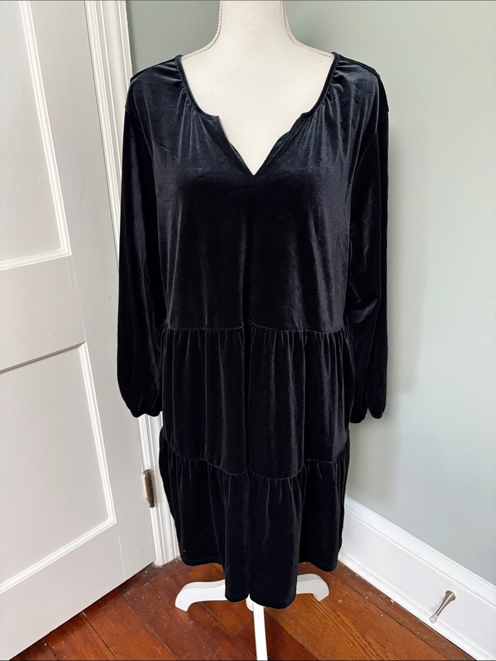 GAP Black Velvet Tiered V-Neck Long Sleeve Dress Size XL